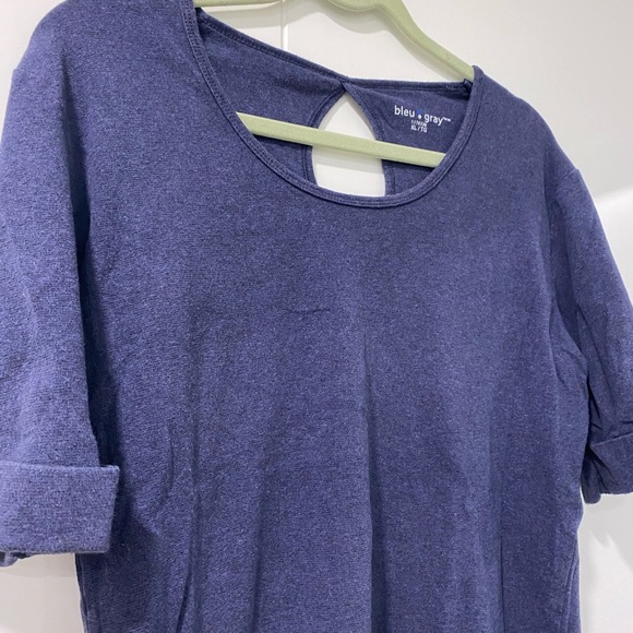 Navy Top - Picture 3 of 3